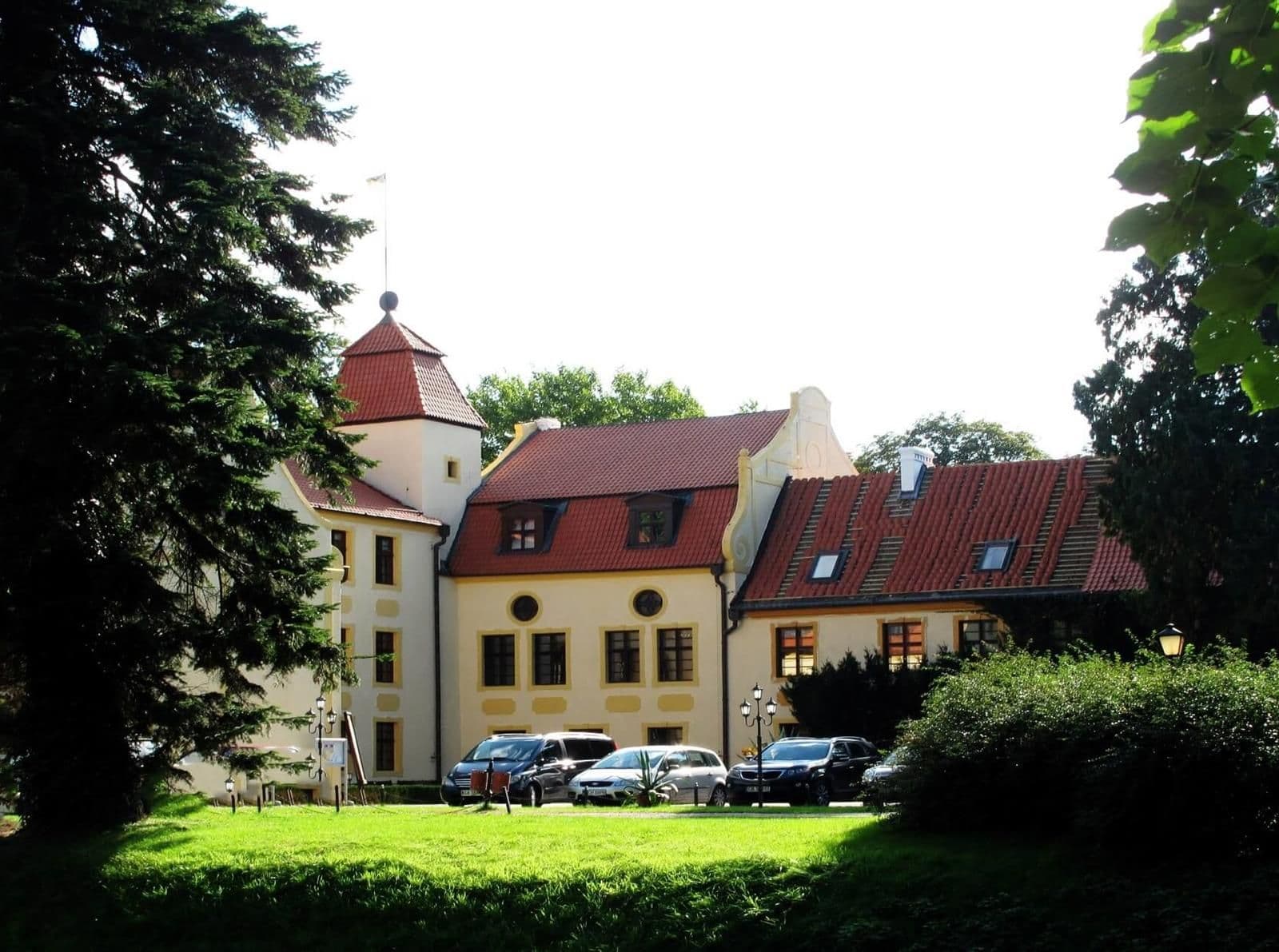 palac-w-krokowej-historia-pomorskiej-perly-architektury